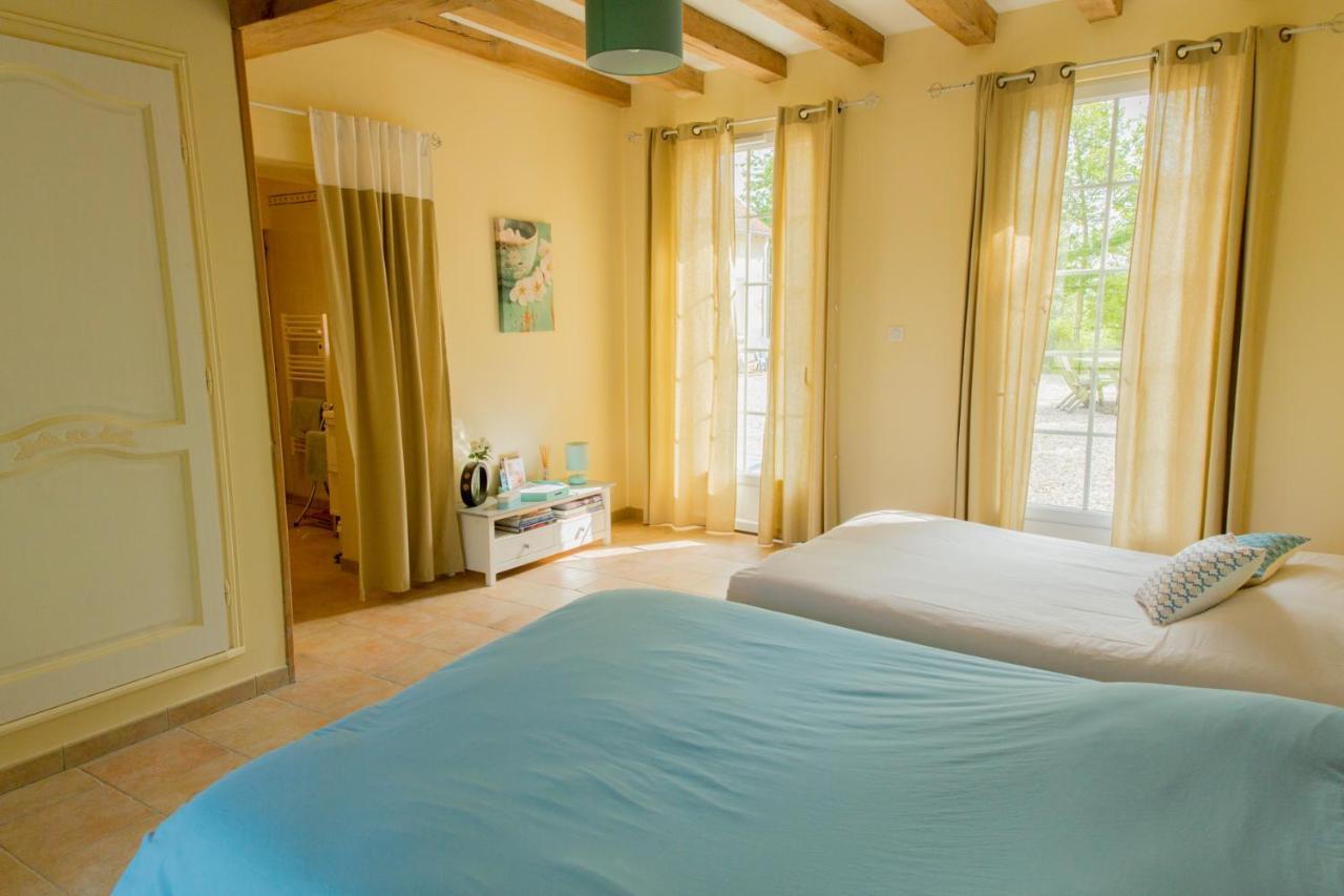 La Tour De La Conterie Bed & Breakfast Beaumont-Village Exterior photo
