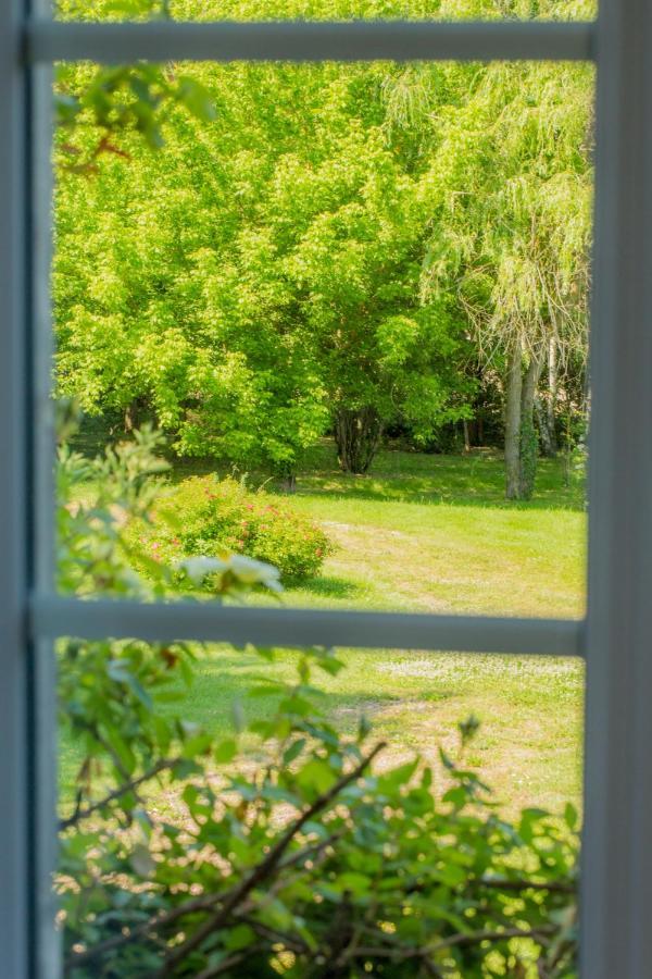 La Tour De La Conterie Bed & Breakfast Beaumont-Village Exterior photo